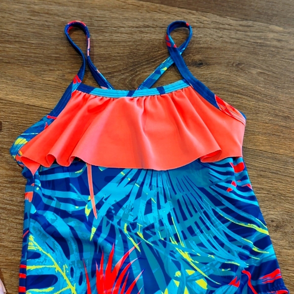 Toddler girls 3T swimsuits - Picture 2 of 6